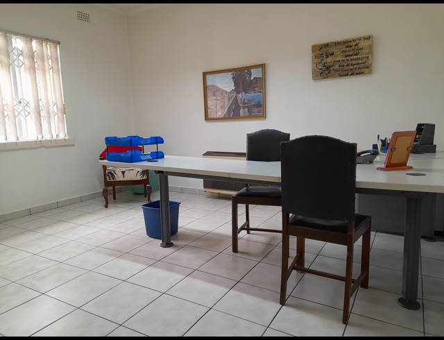 214M² OFFICE FOR SALE IN VANDERBIJLPARK CW 1